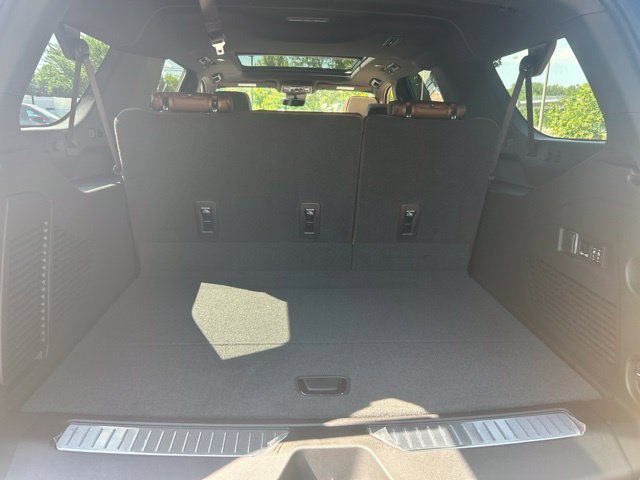 New 2026 Chevrolet Suburban High Country AWD/4WD image 21