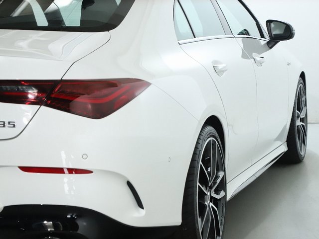 Used 2025 Mercedes-Benz CLA 35 AMG 4MATIC image 8