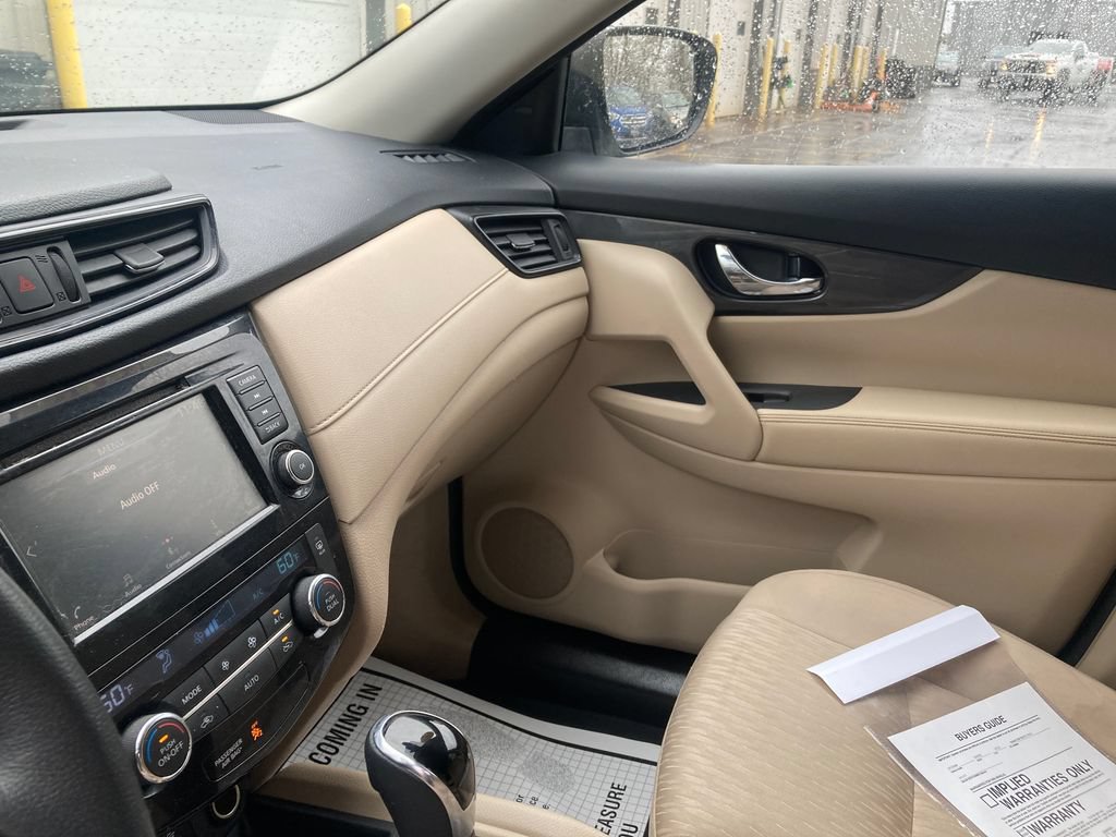 Used 2019 Nissan Rogue SV AWD/4WD image 15
