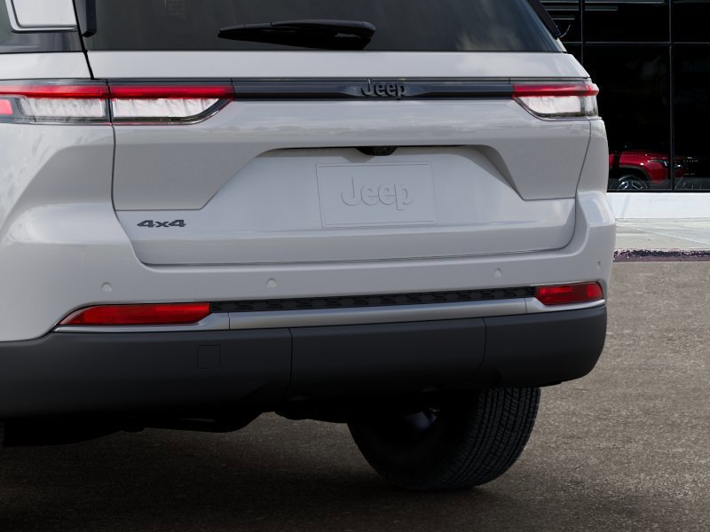 New 2026 Jeep Grand Cherokee Altitude AWD/4WD image 13