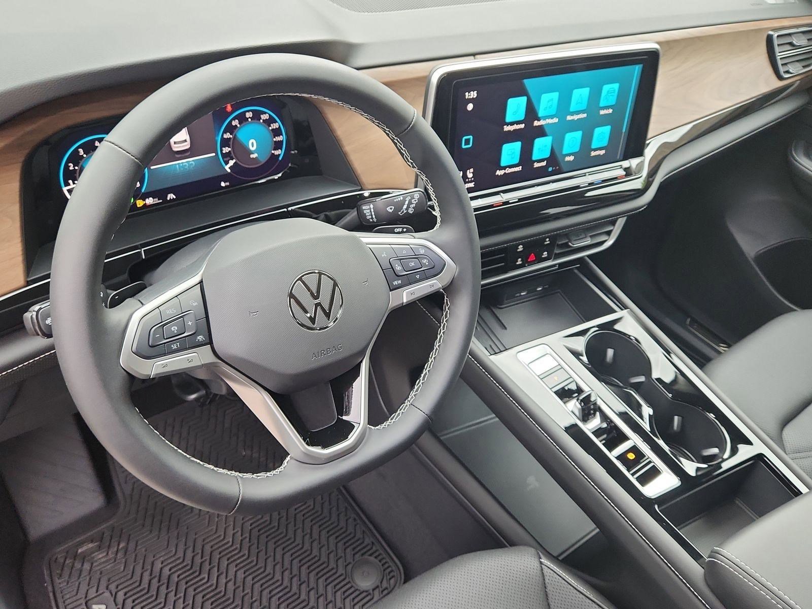 New 2026 Volkswagen Atlas SE image 10