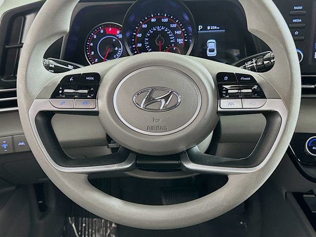 Used 2023 Hyundai Elantra SEL FWD image 13