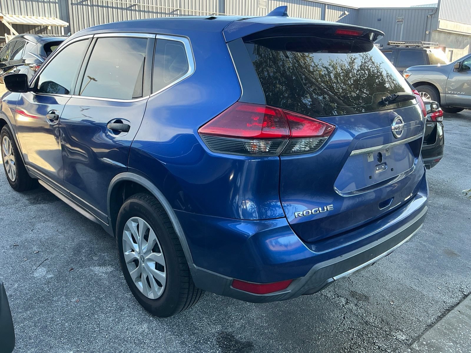Used 2018 Nissan Rogue S FWD image 7