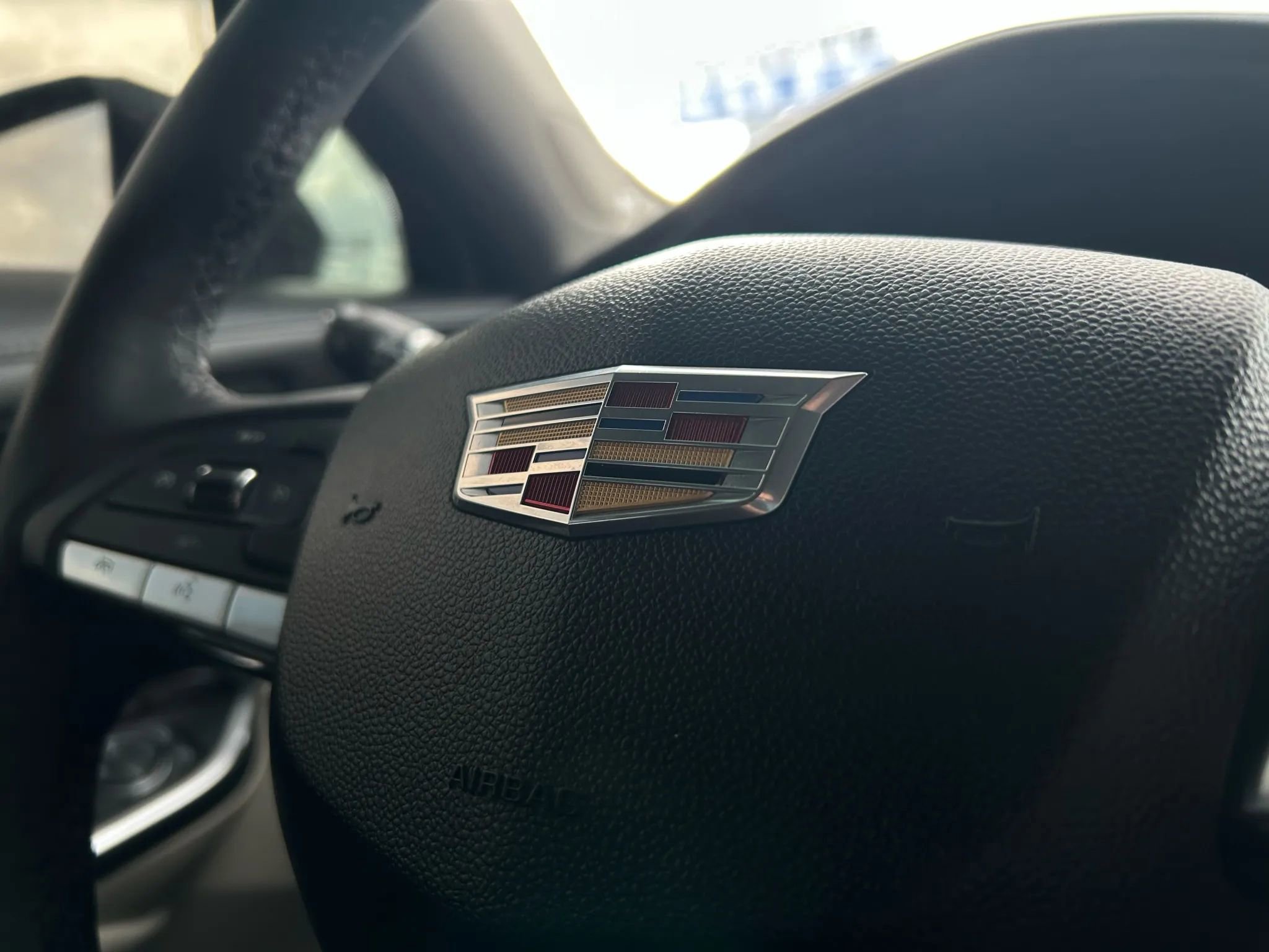 Used 2022 Cadillac XT4 Luxury w/ Cold Weather Package image 16