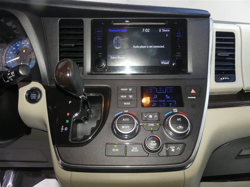 Used 2015 Toyota Sienna XLE FWD image 34