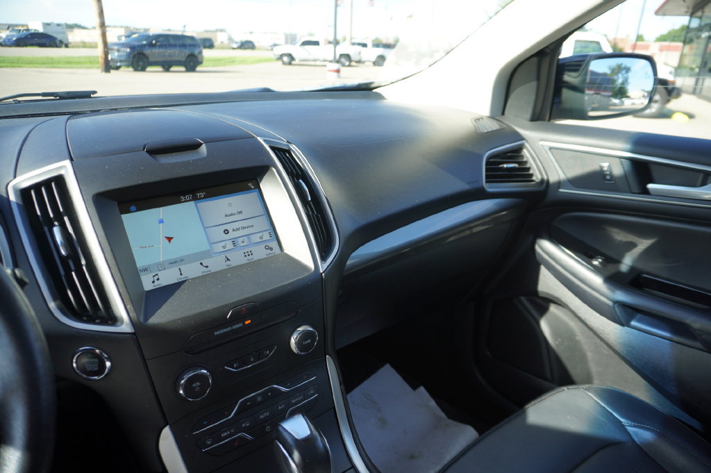 Used 2018 Ford Edge SEL w/ Equipment Group 201A AWD/4WD image 18