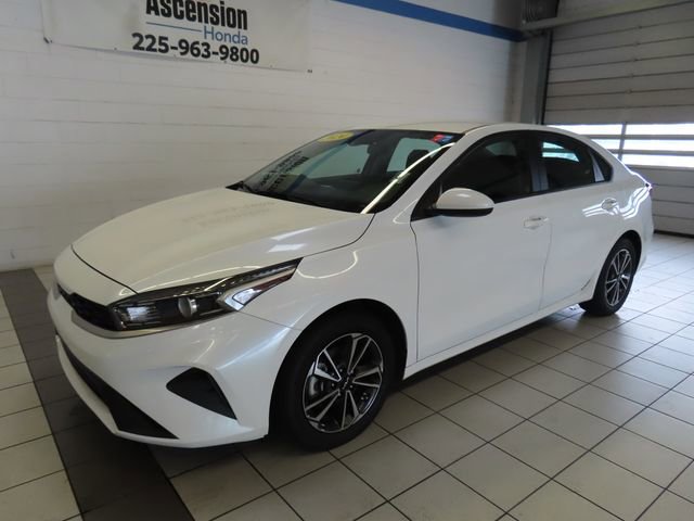 Used 2024 Kia Forte LXS FWD image 2