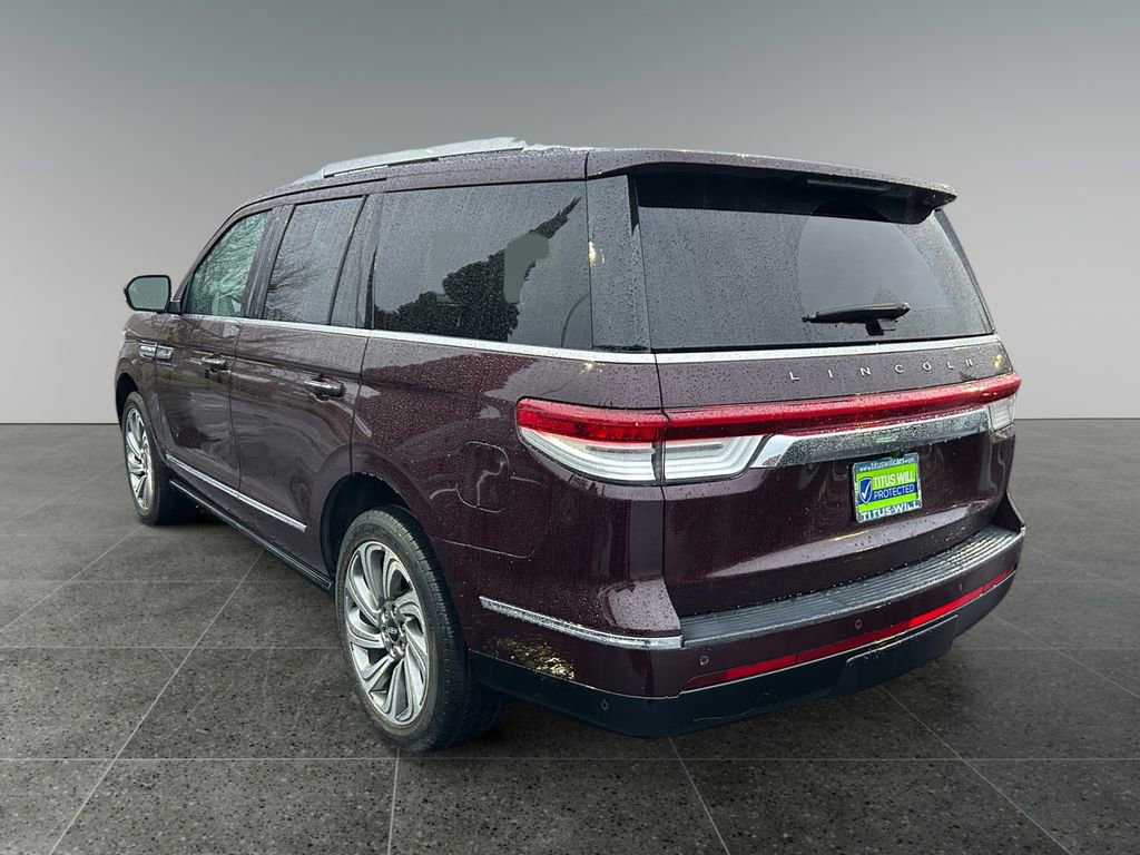 Used 2023 Lincoln Navigator Reserve image 5