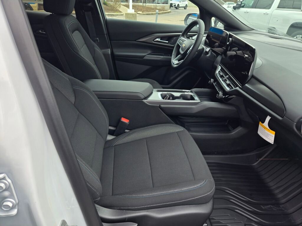 New 2026 Chevrolet Equinox EV LT w/ Comfort Package image 4