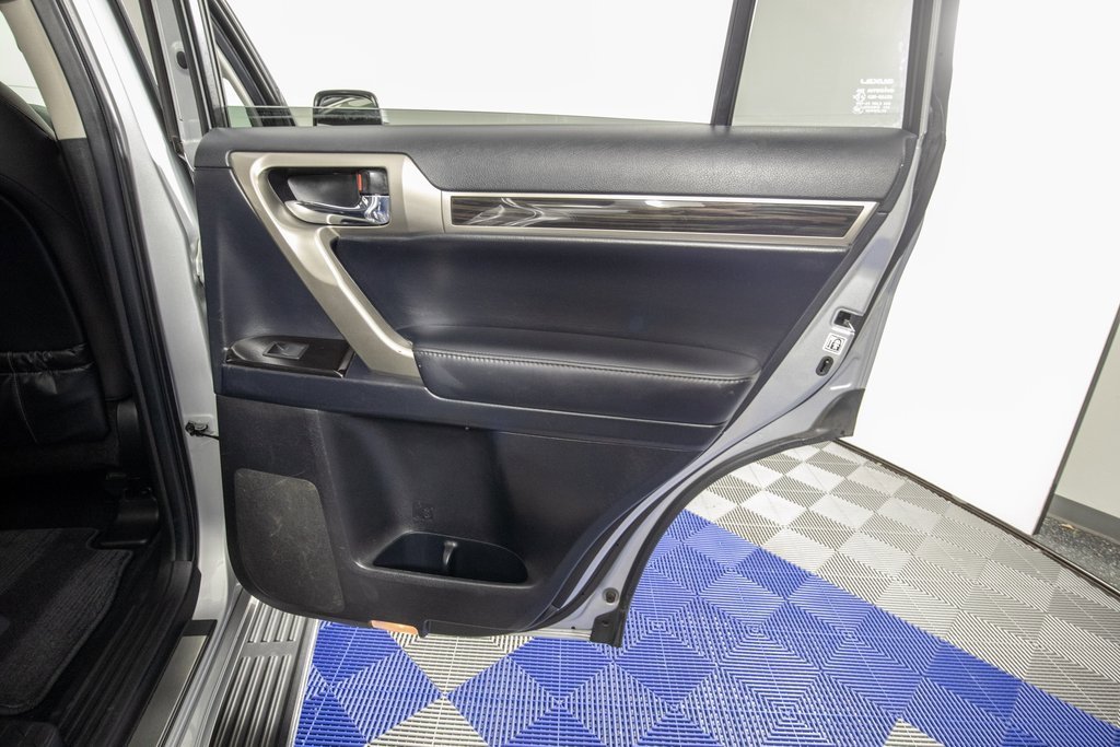 Used 2018 Lexus GX 460 w/ Navigation Package image 17