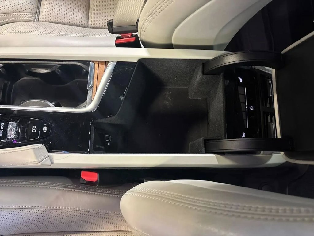 Used 2018 Volvo XC90 T6 Inscription w/ Luxury Package AWD/4WD image 31