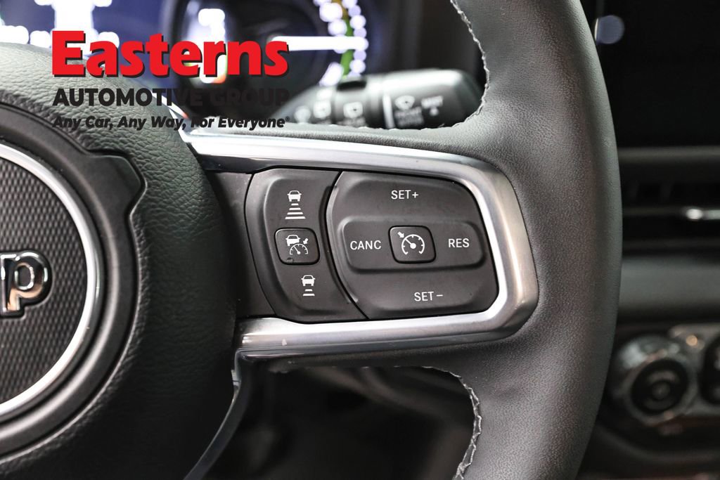 Used 2025 Jeep Wrangler Unlimited Sahara w/ Safety Group image 16