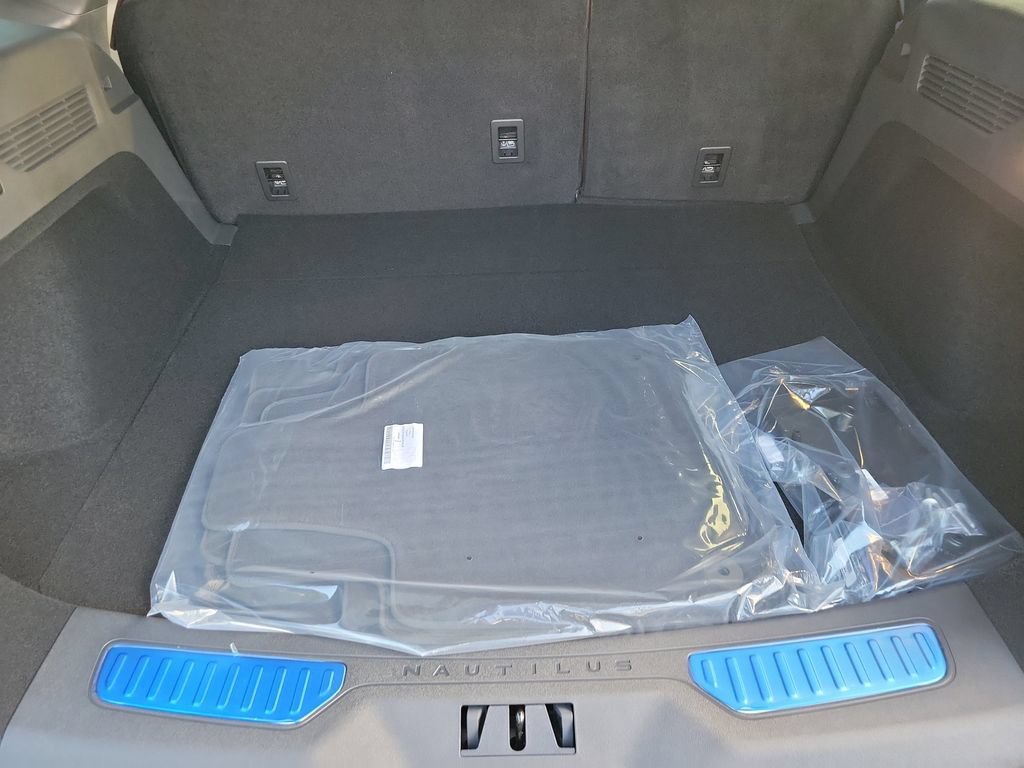 New 2026 Lincoln Nautilus Reserve AWD/4WD image 14