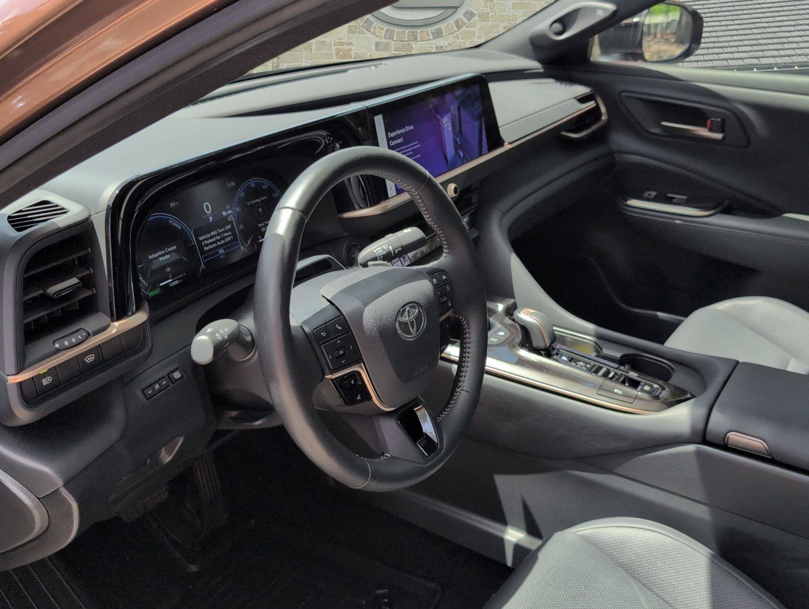Used 2024 Toyota Crown Platinum AWD/4WD image 7