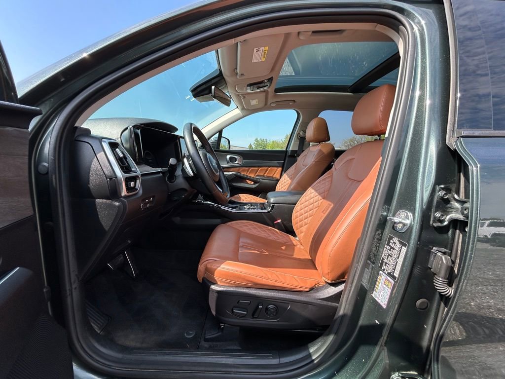 Used 2022 Kia Sorento SX Prestige w/ Rust Color Package AWD/4WD image 2