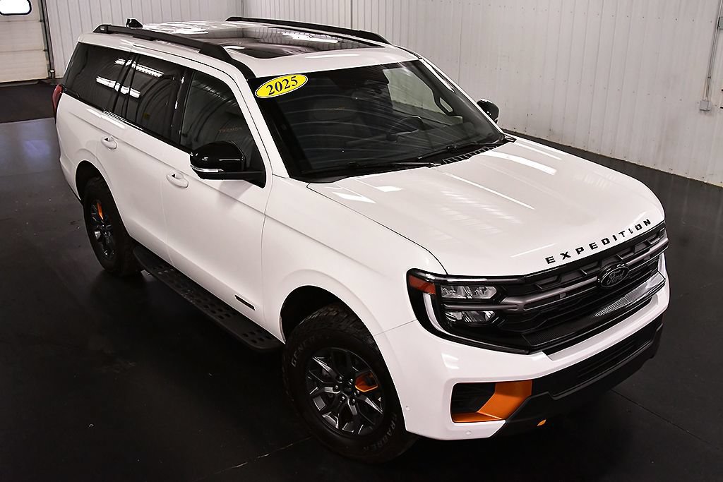 Used 2025 Ford Expedition Tremor AWD/4WD image 12