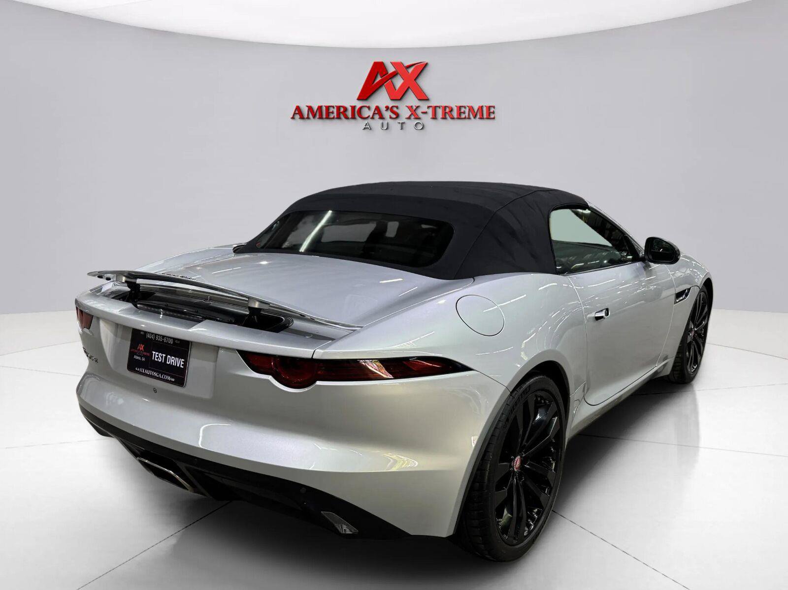 Used 2019 Jaguar F-TYPE Convertible RWD image 7