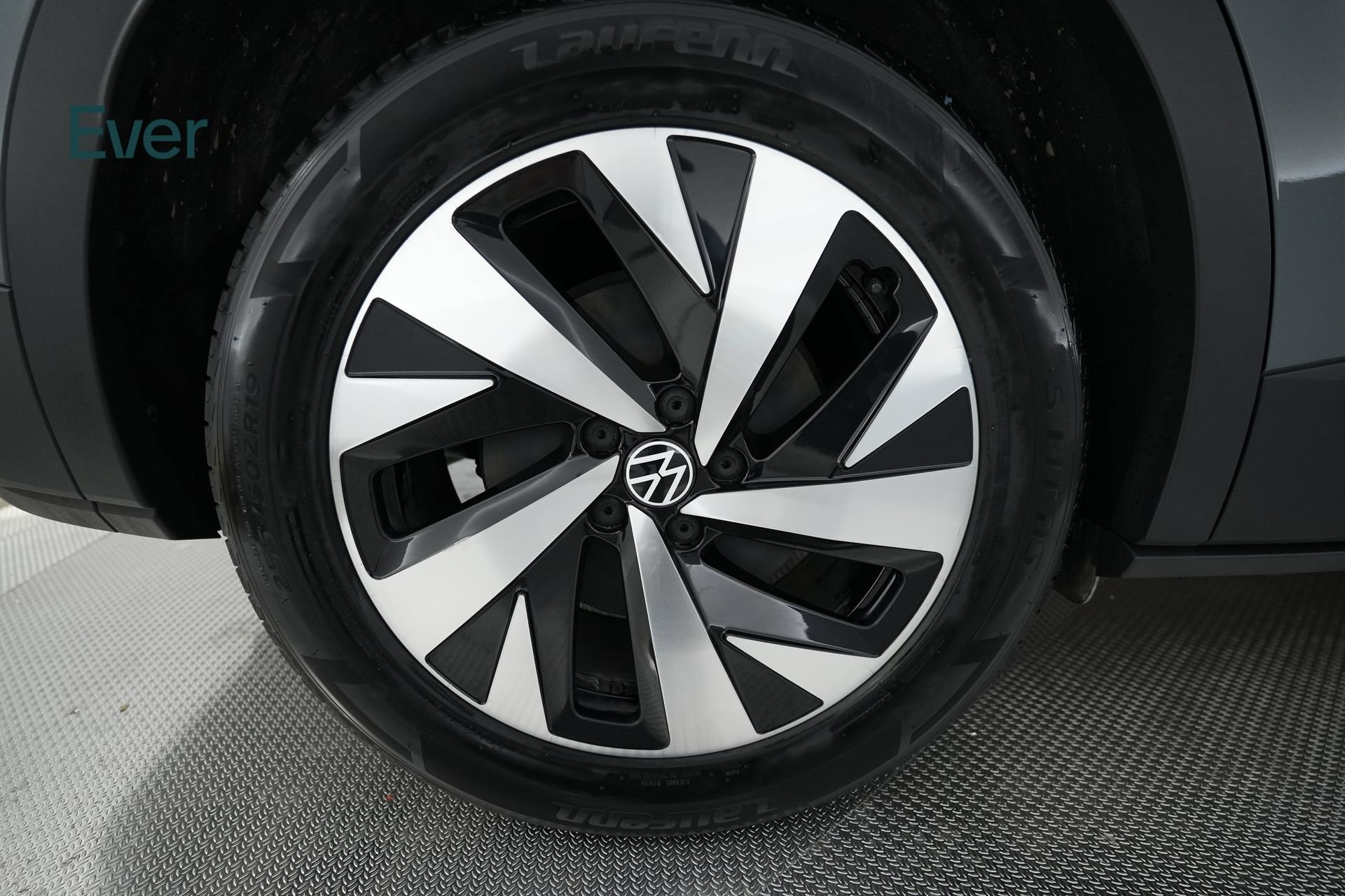 Used 2023 Volkswagen ID.4 Pro AWD/4WD image 9