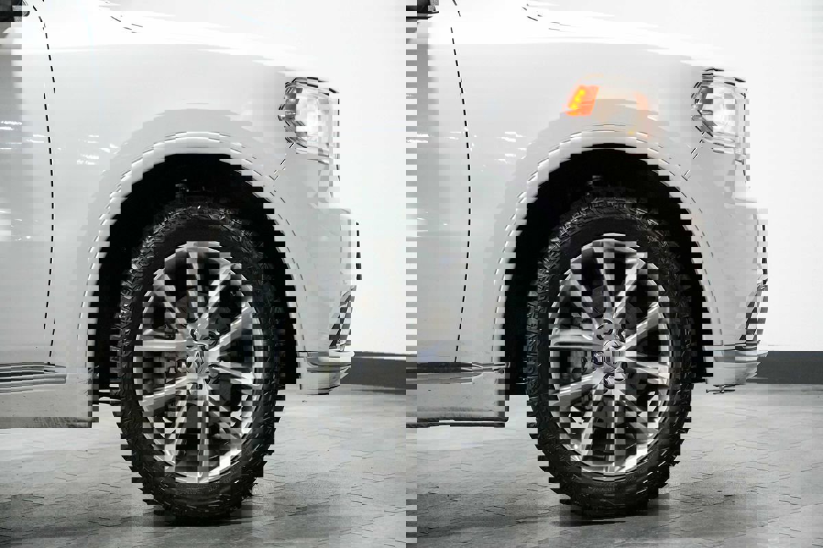 Used 2019 Dodge Durango SXT image 9