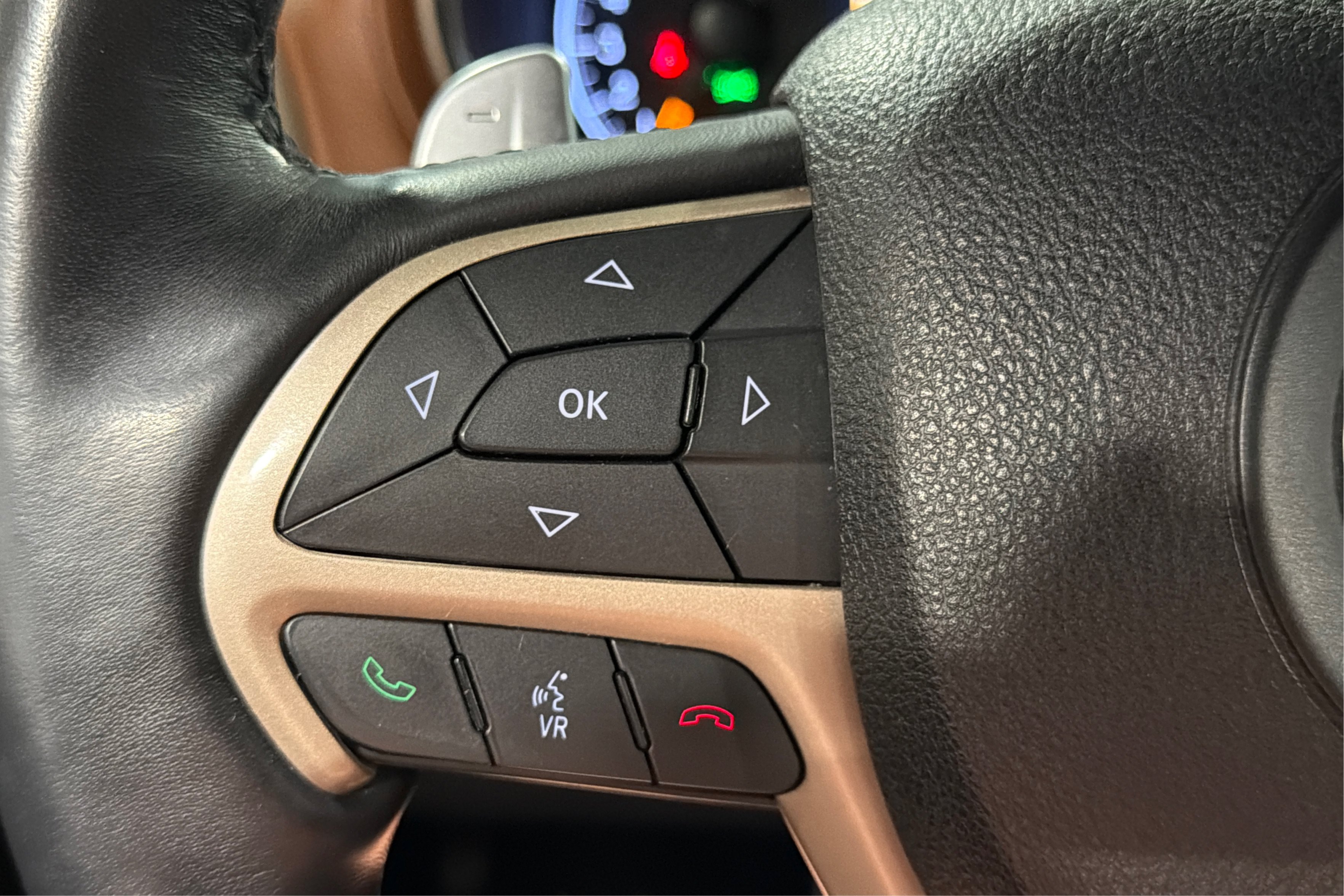 Used 2017 Jeep Grand Cherokee Summit w/ Platinum Series Group AWD/4WD image 26