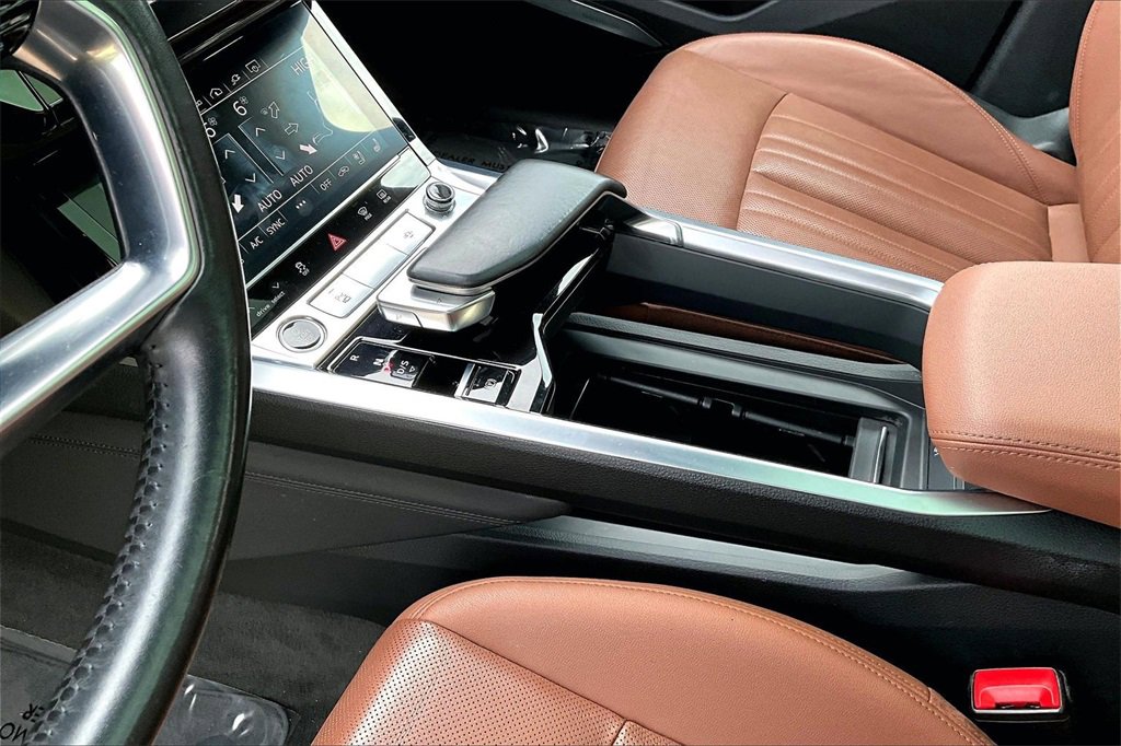 Used 2021 Audi e-tron Premium Plus w/ Premium Plus Package image 15