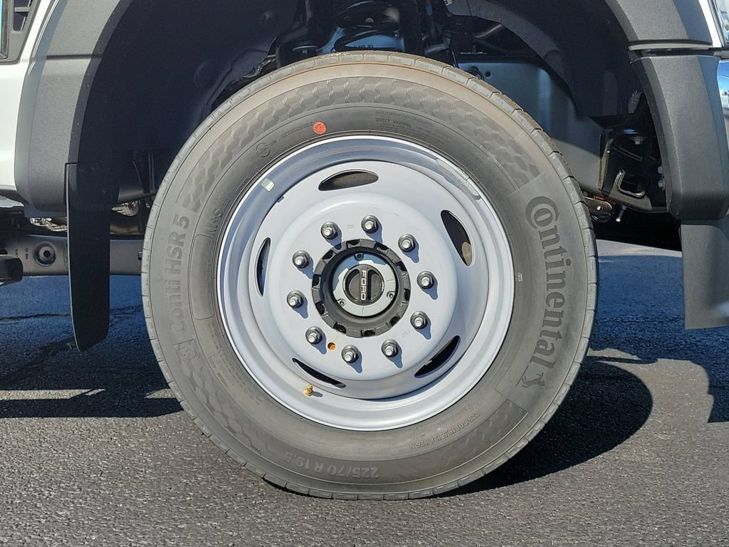 New 2025 Ford F450 XL w/ XL Chrome Package image 7