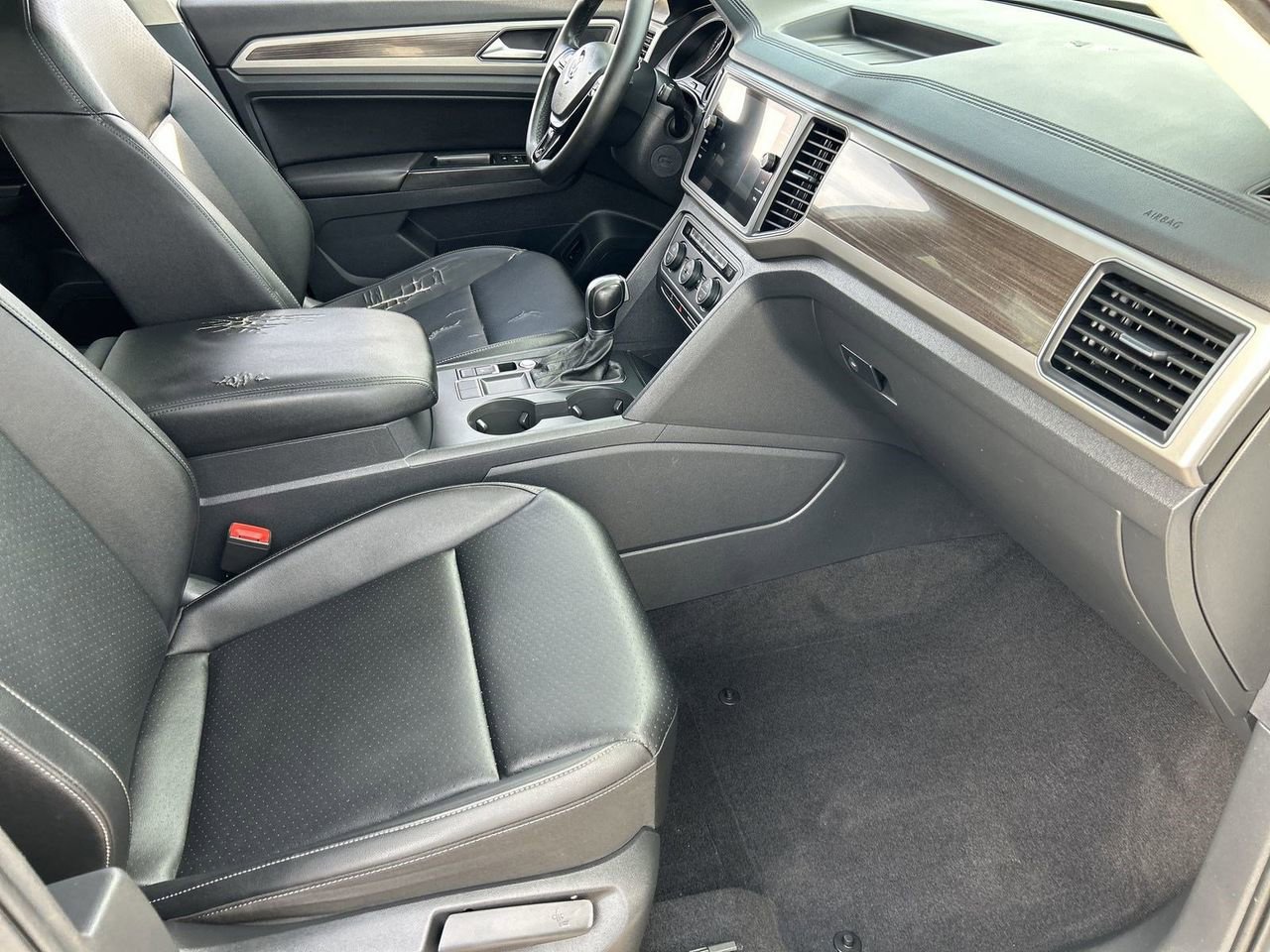 Used 2019 Volkswagen Atlas SE w/ Panoramic Sunroof Package FWD image 9