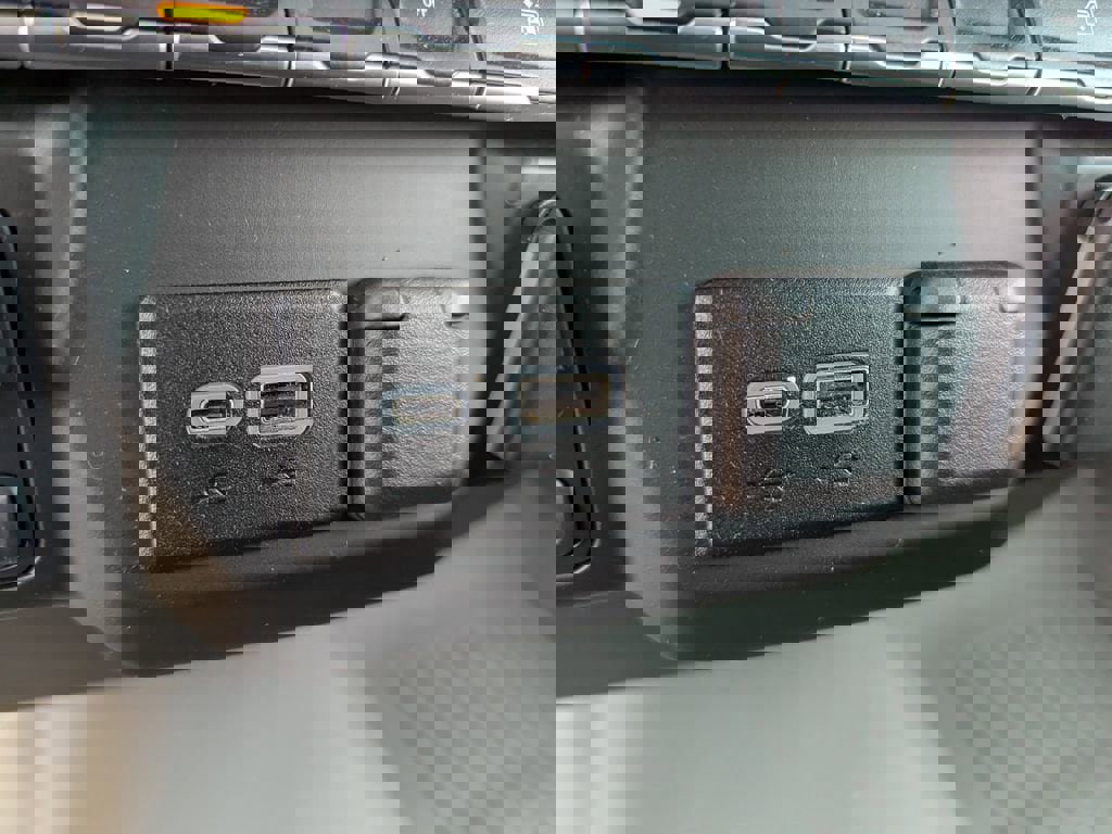 Certified 2025 Chevrolet Silverado 2500 Custom w/ Custom Value Package image 21