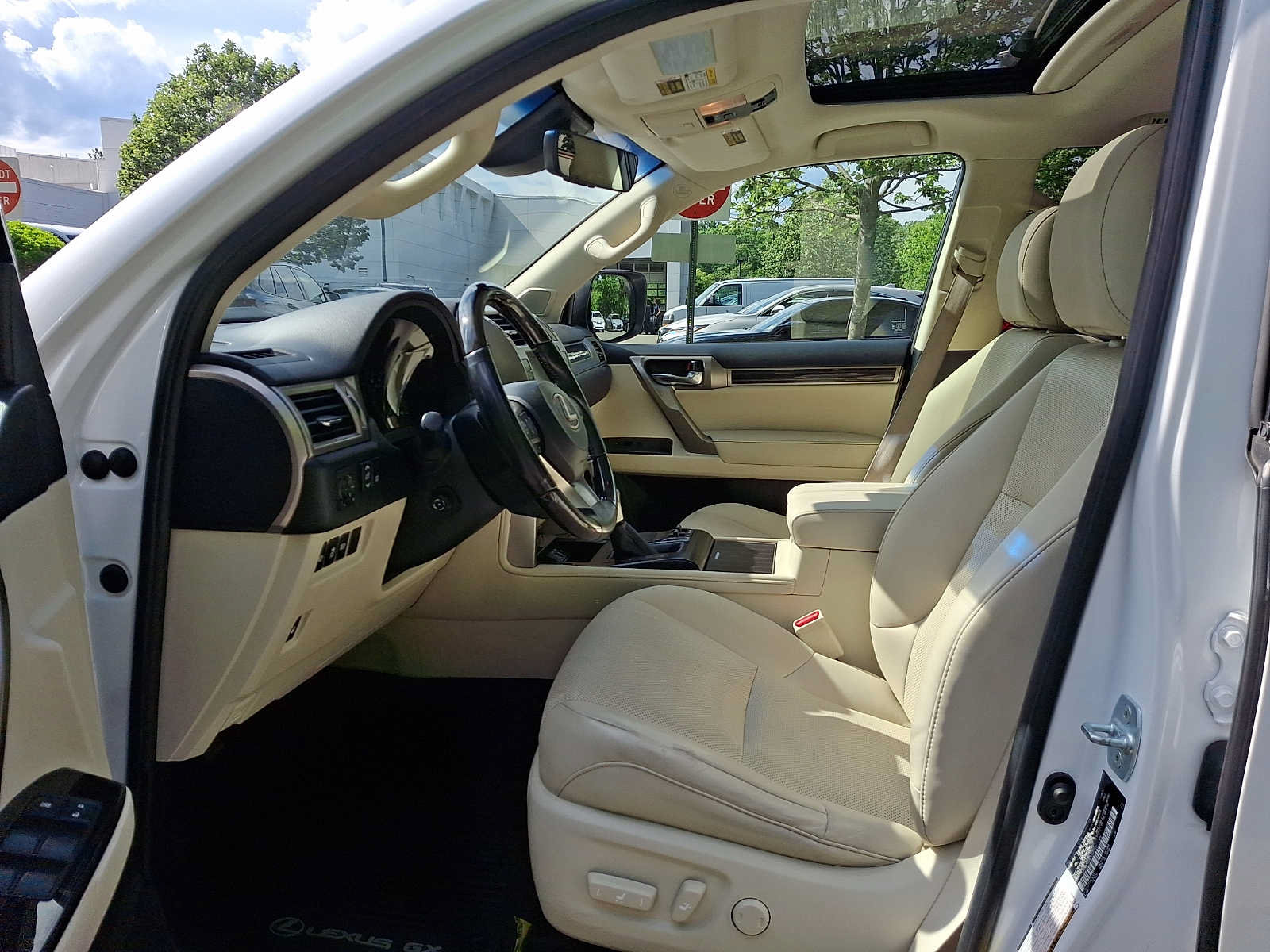 Used 2020 Lexus GX 460 Premium w/ Premium Package AWD/4WD image 14