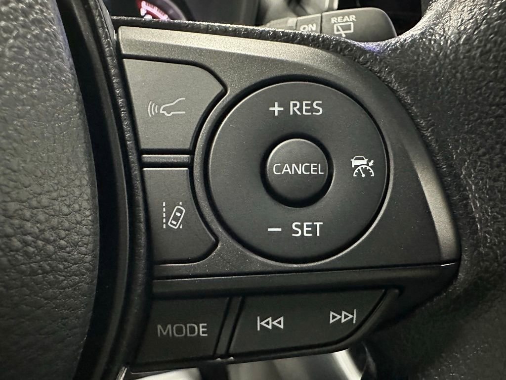 Used 2025 Toyota RAV4 XLE image 20