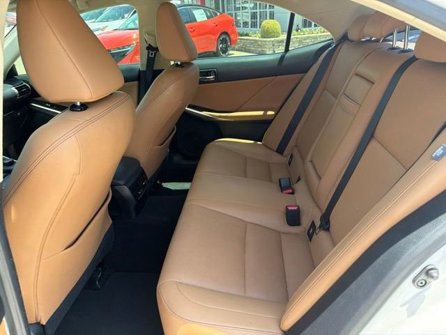 Used 2016 Lexus IS 200t w/ Premium Package RWD image 11