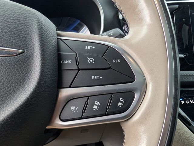 Used 2020 Chrysler Pacifica Limited w/ Advanced Safetytec Group FWD image 37