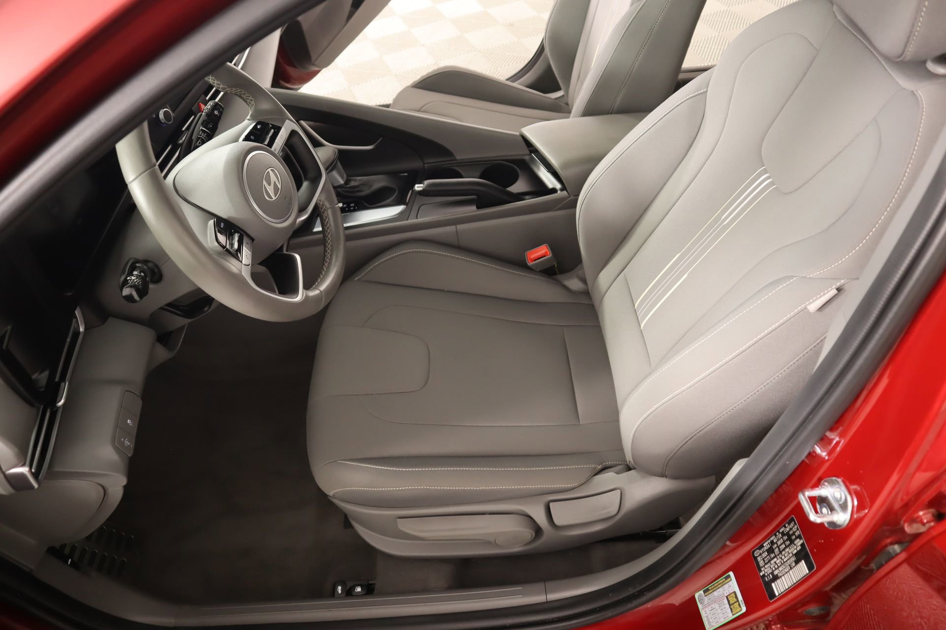 Certified 2025 Hyundai Elantra Sport image 10