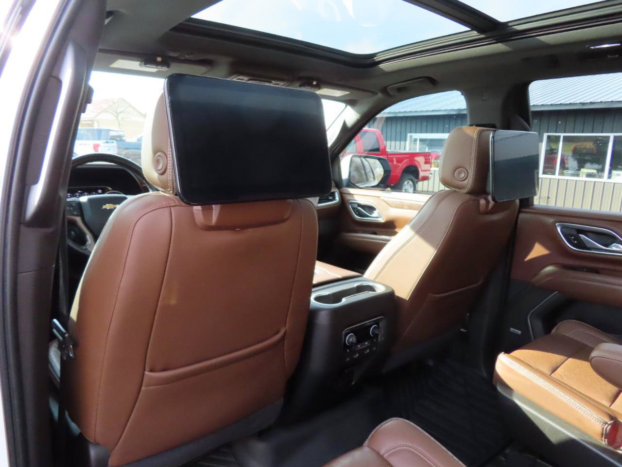 Used 2021 Chevrolet Tahoe High Country w/ Premium Package AWD/4WD image 45