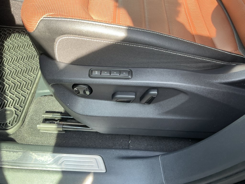 Used 2023 Volkswagen Atlas SEL Premium AWD/4WD image 28