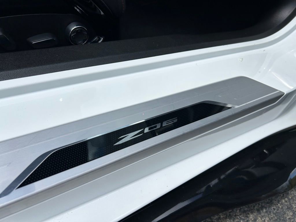 Used 2025 Chevrolet Corvette Z06 RWD image 37