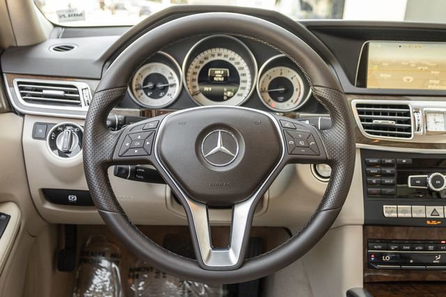 Used 2014 Mercedes-Benz E 250 BlueTEC Sedan image 9