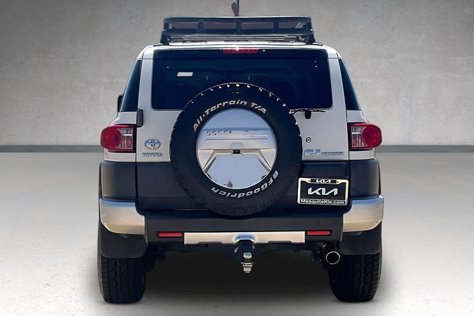 Used 2010 Toyota FJ Cruiser 2WD image 5