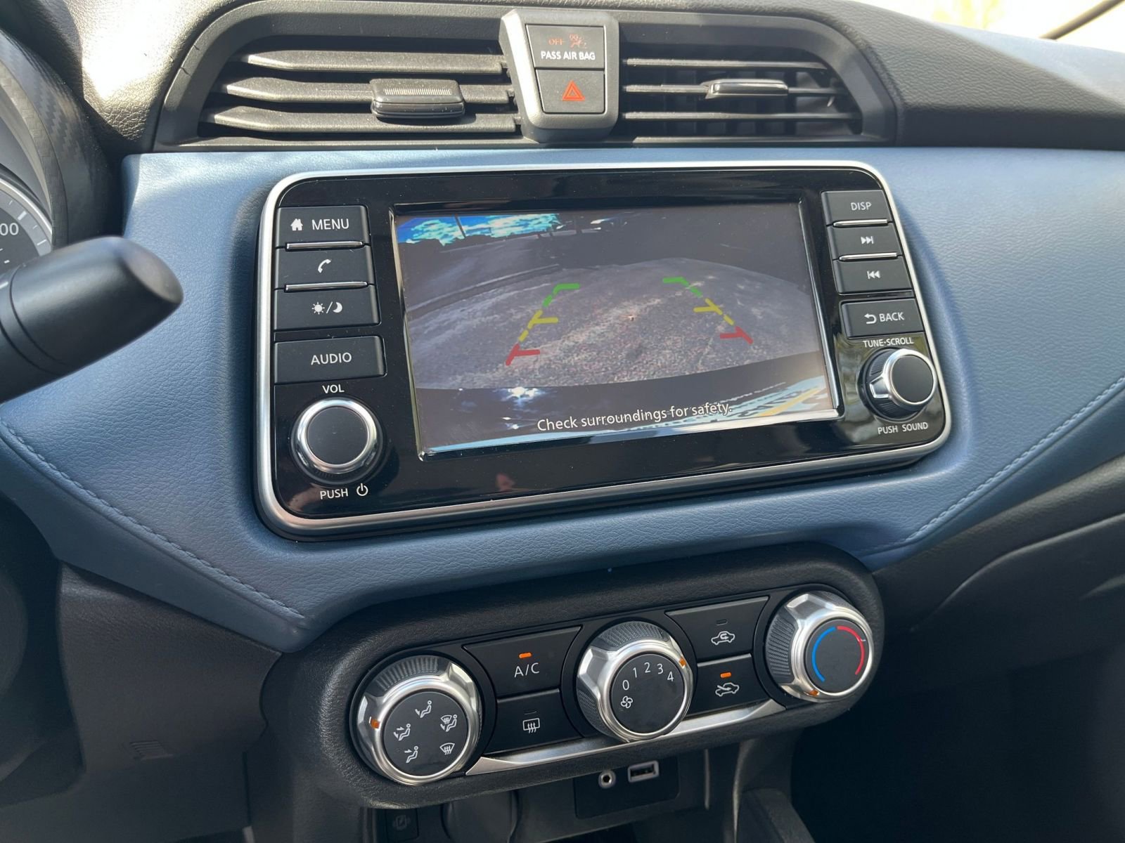 Used 2025 Nissan Versa SV image 17