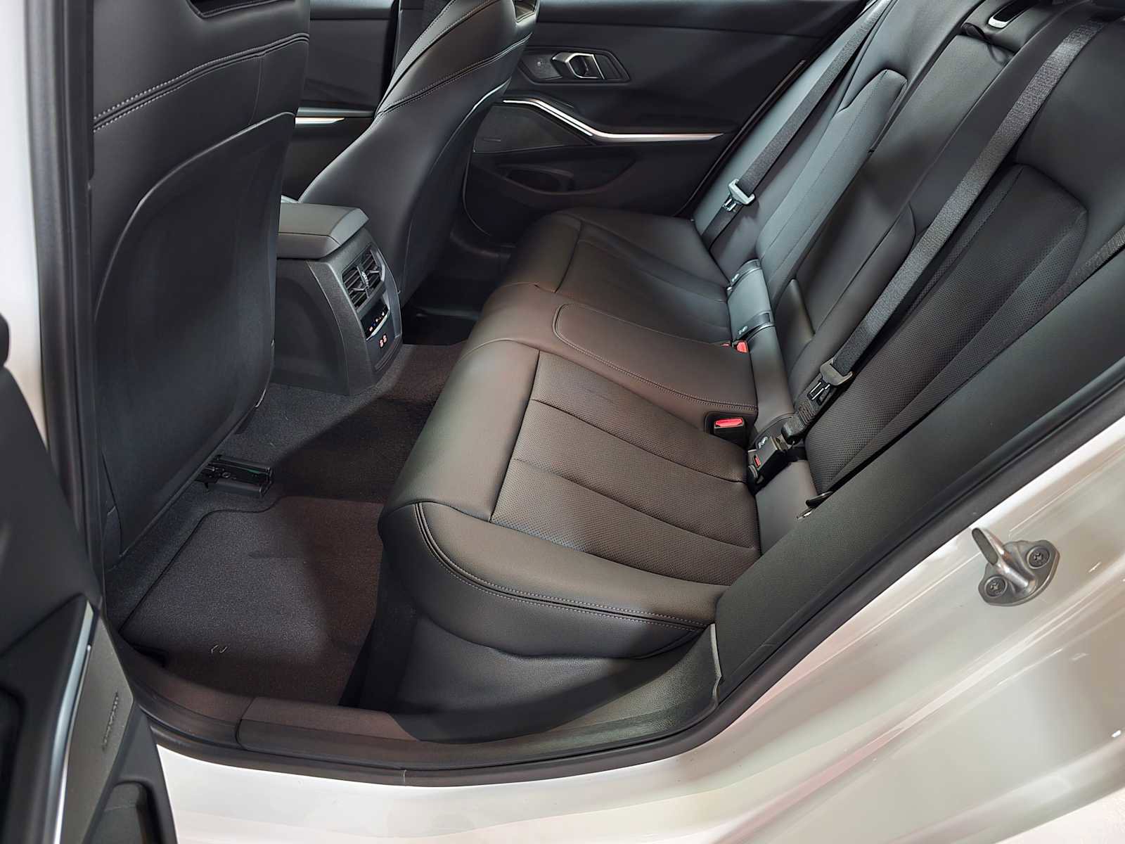 Used 2026 BMW 330i xDrive Sedan w/ Premium Package image 20