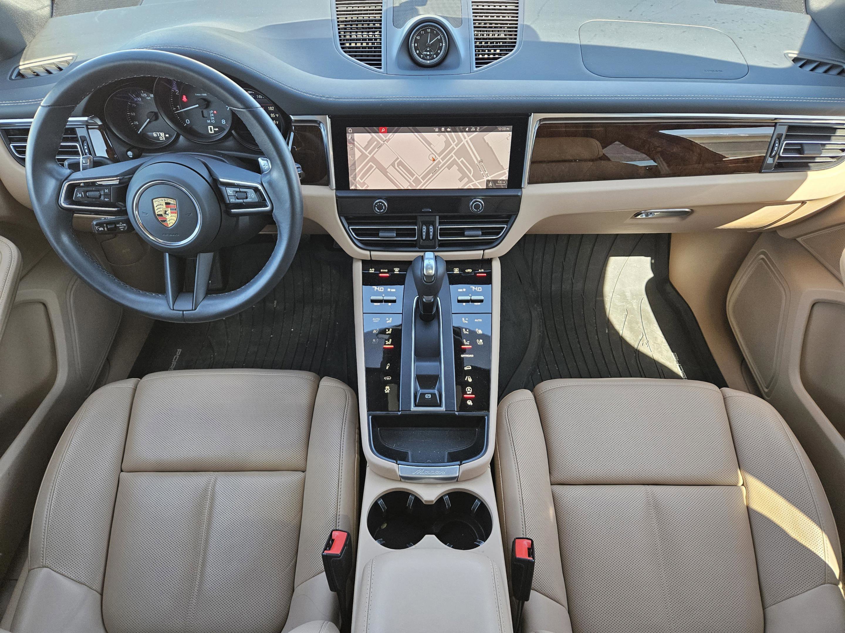 Certified 2023 Porsche Macan Turbo image 24