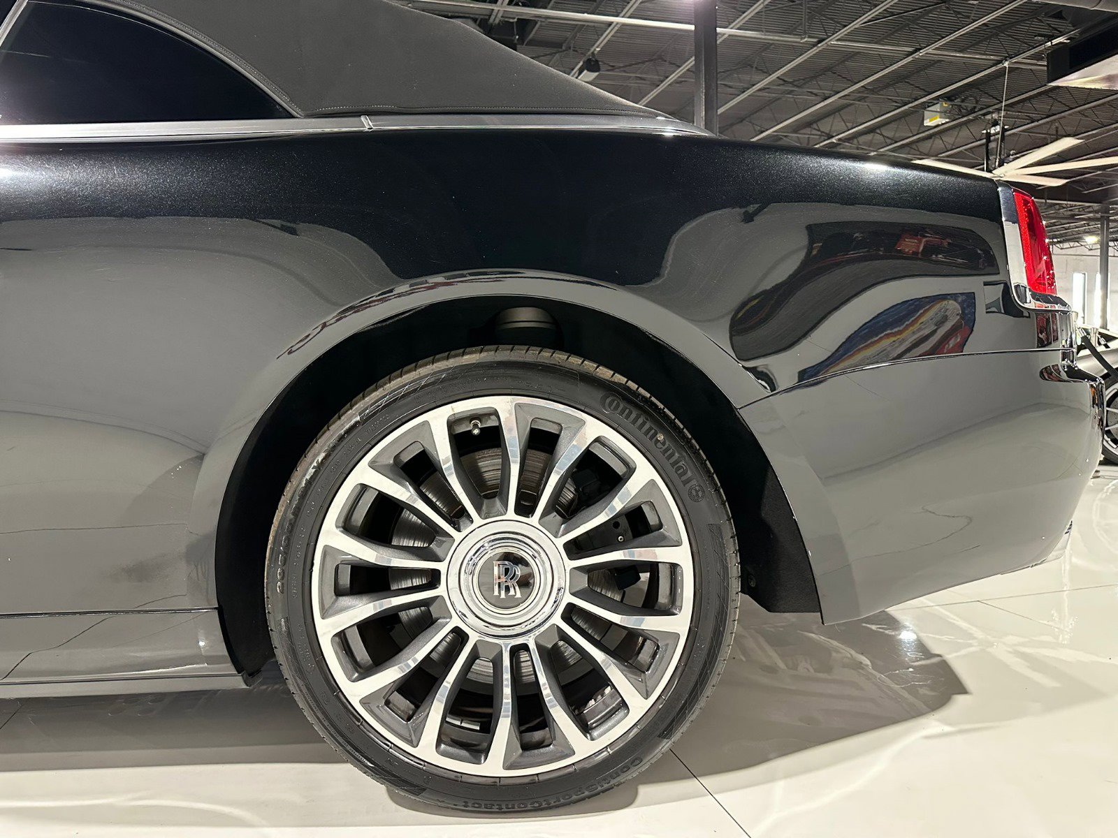 Used 2019 Rolls-Royce Dawn image 51