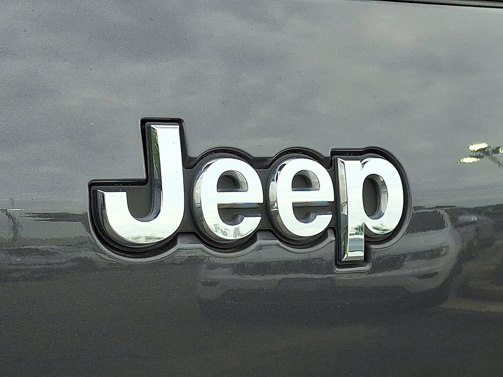 Used 2023 Jeep Grand Cherokee L Limited AWD/4WD image 34