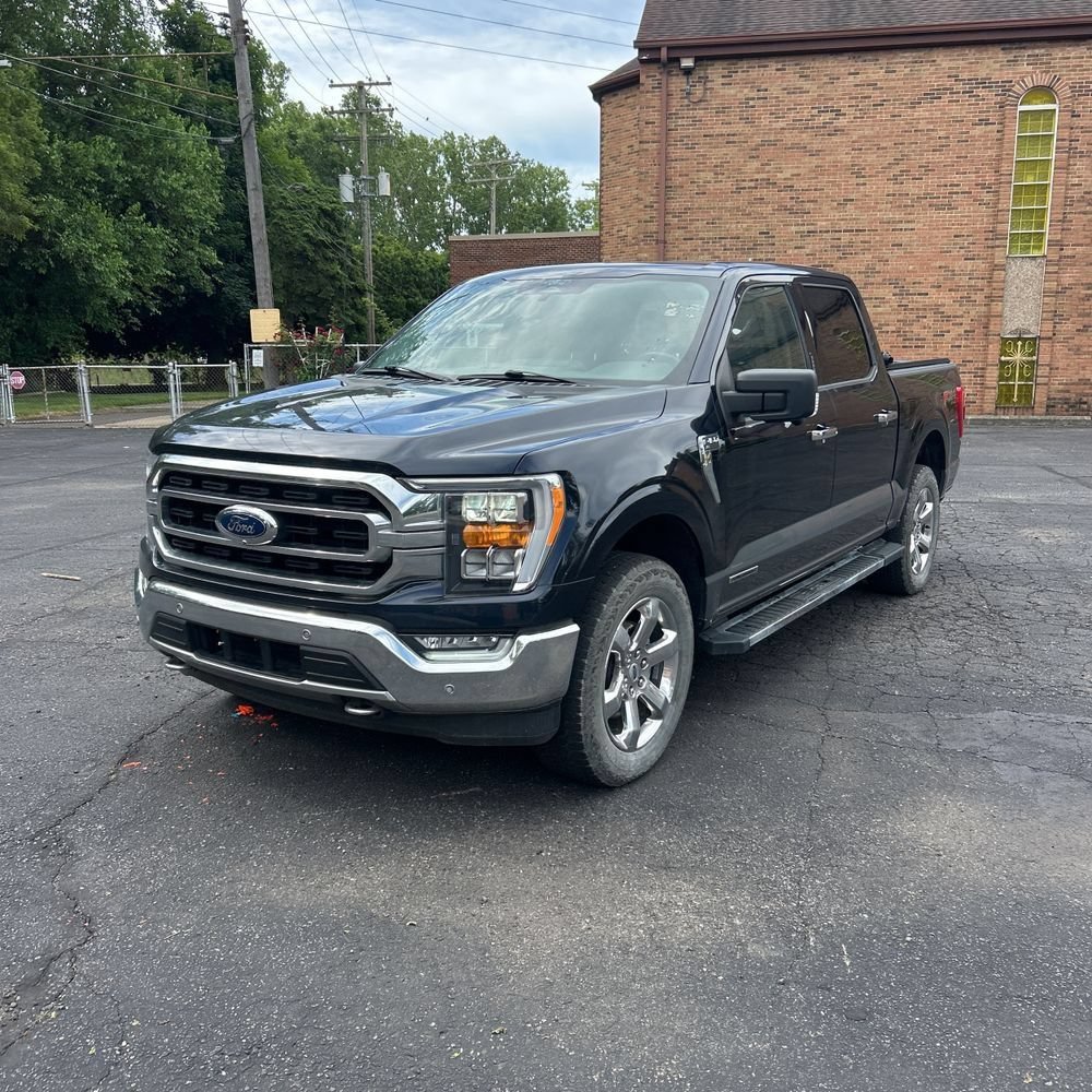 Used 2021 Ford F150 XLT w/ Equipment Group 302A High AWD/4WD image 3