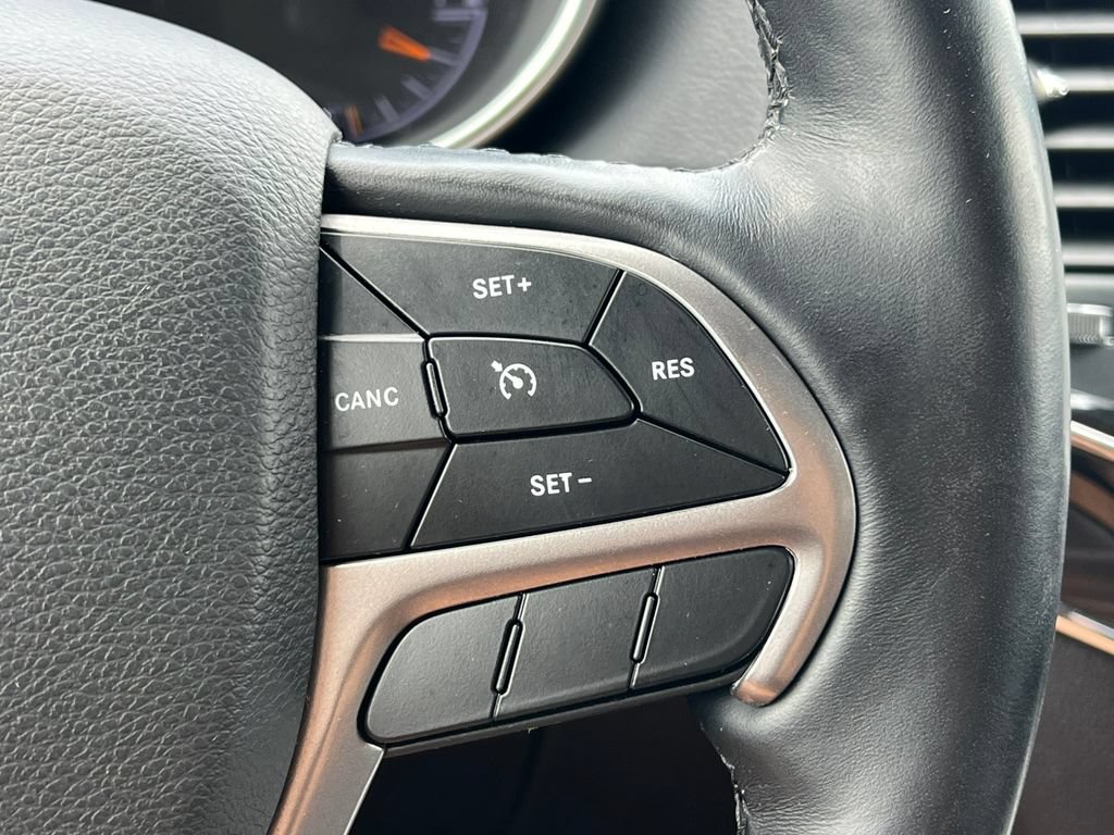 Used 2022 Jeep Grand Cherokee Limited w/ Tech Group AWD/4WD image 24