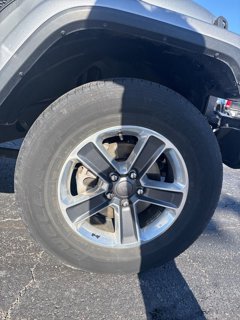 Used 2018 Jeep Wrangler Unlimited Sahara image 26