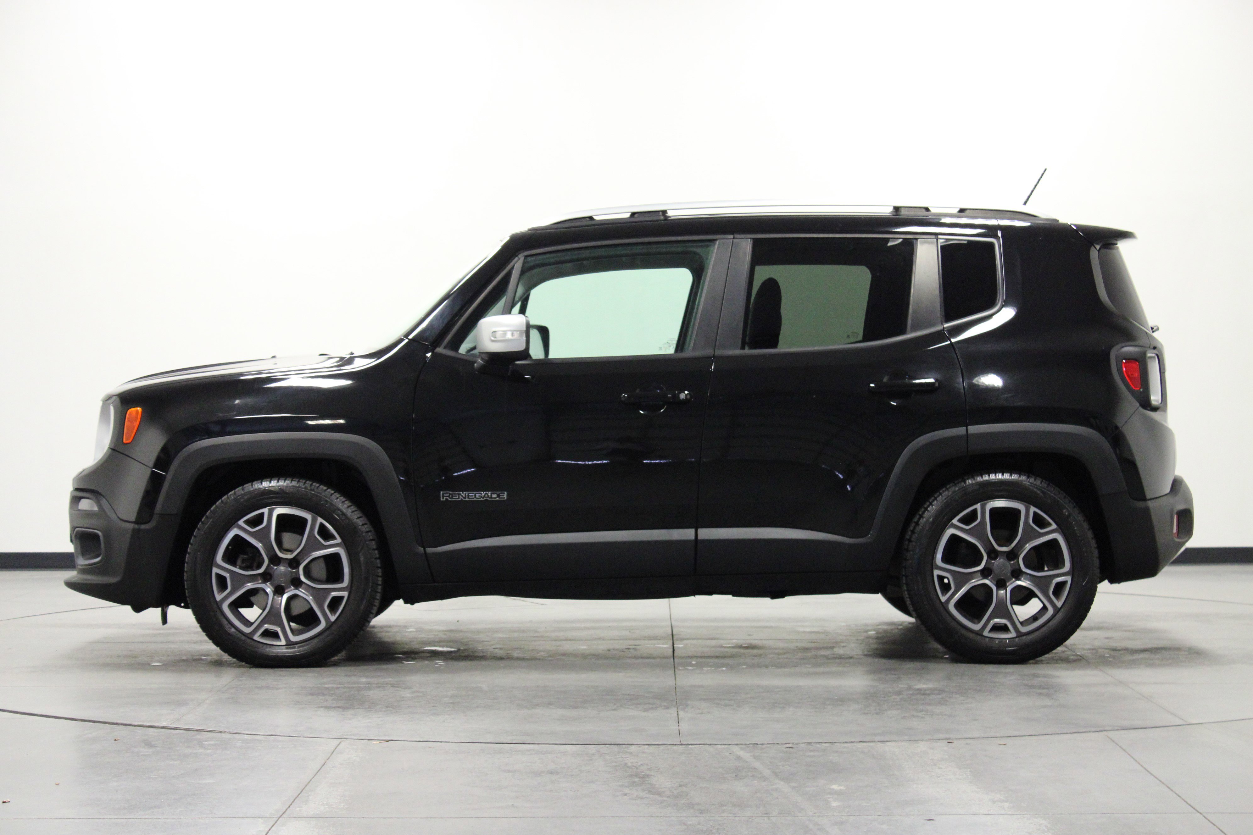 Used 2015 Jeep Renegade Limited w/ Safety & Security Group I image 7