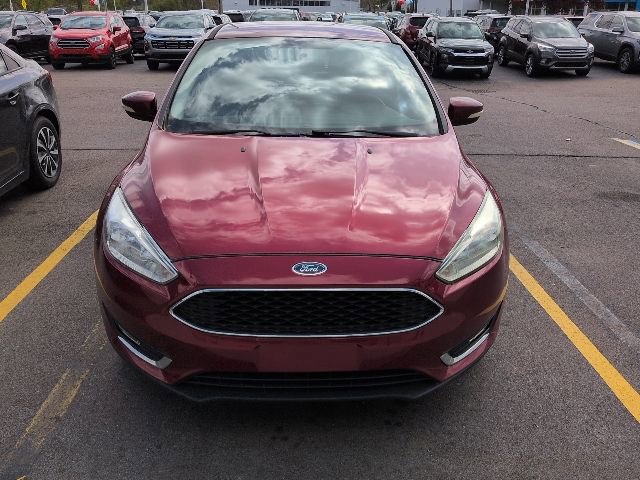 Used 2016 Ford Focus SE w/ SE Cold Weather Package FWD image 2