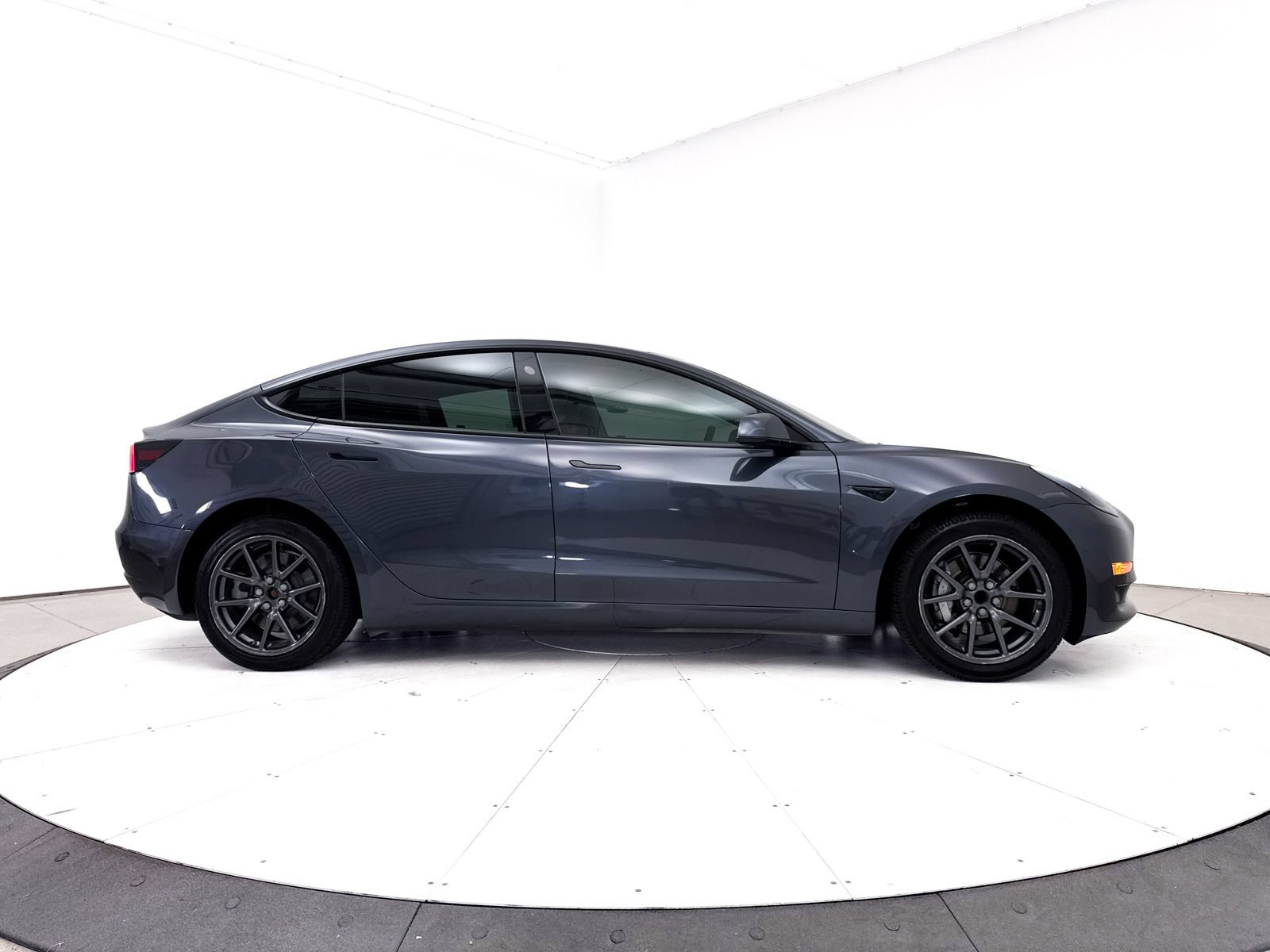 Used 2019 Tesla Model 3 Mid Range RWD image 40