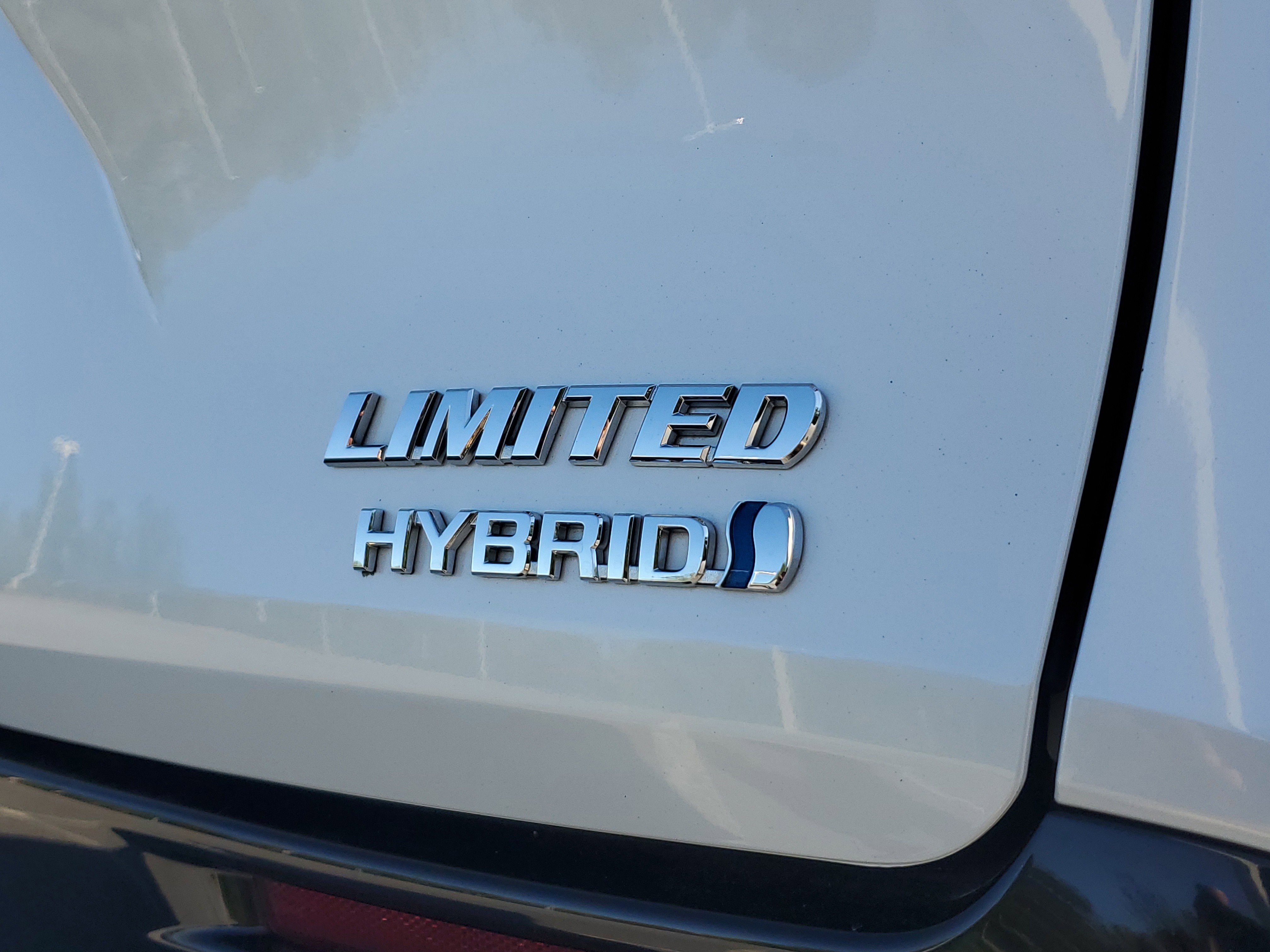Used 2024 Toyota Sienna Limited FWD image 7